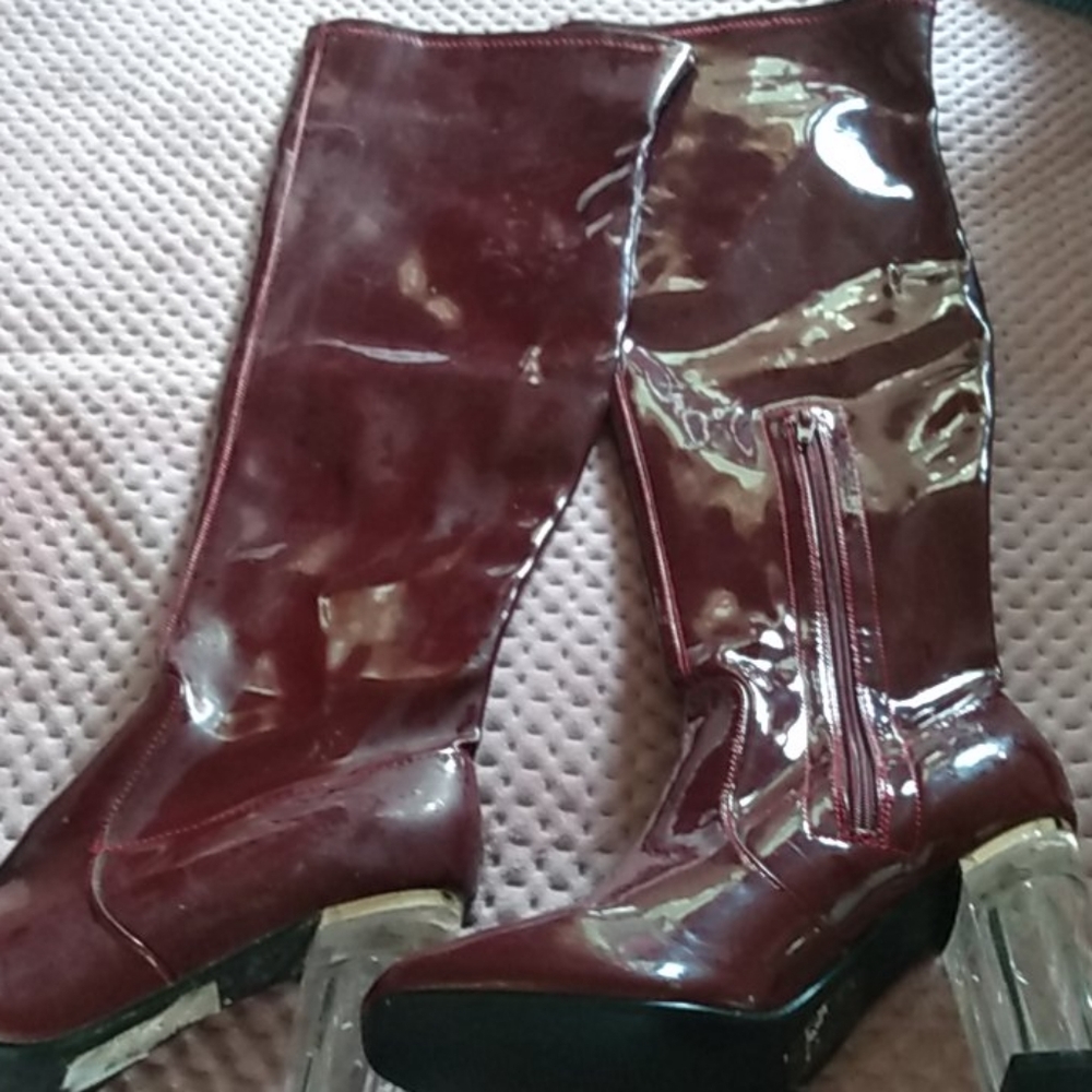 Boots - Picture 2 of 6